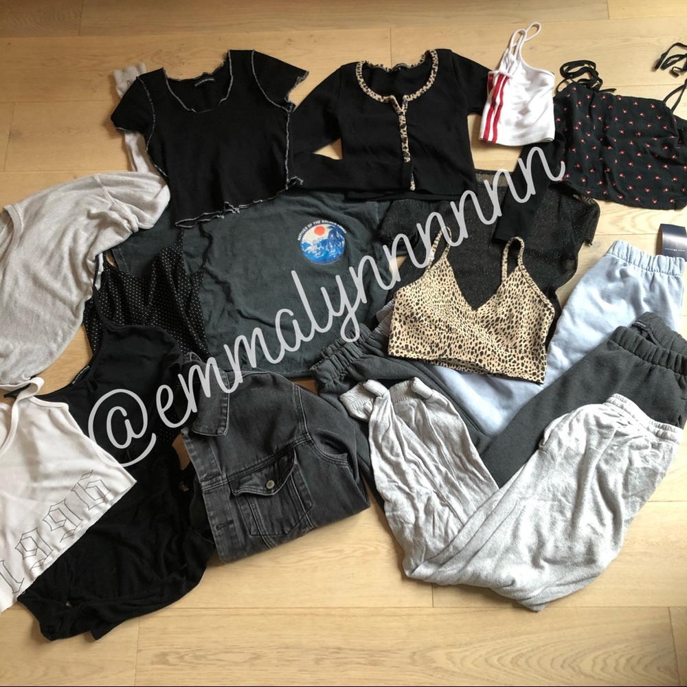 BRANDY MELVILLE MYSTERY BUNDLES!! - Picture 6 of 8